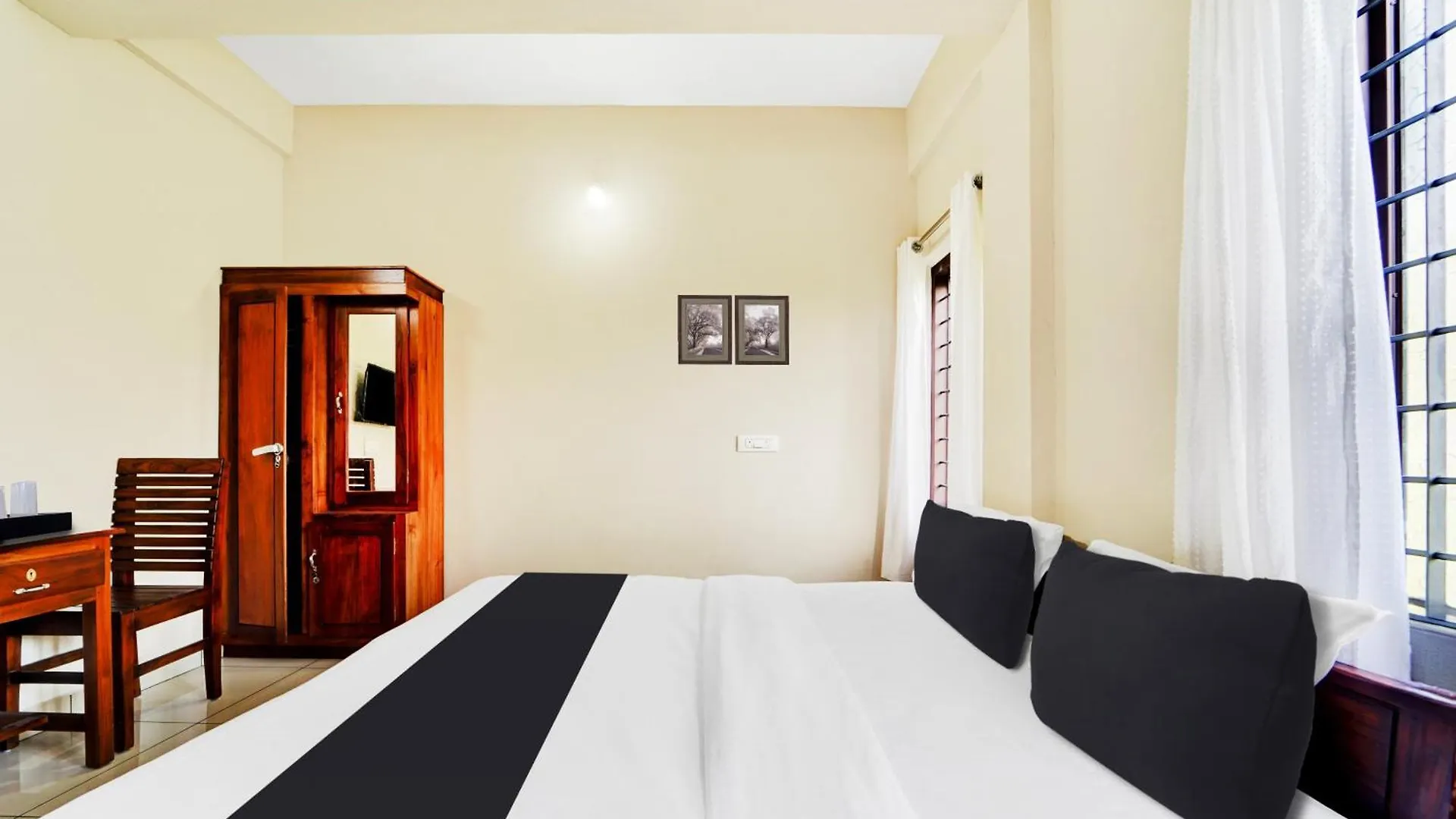 Hotel O Ambalamedu Muttam