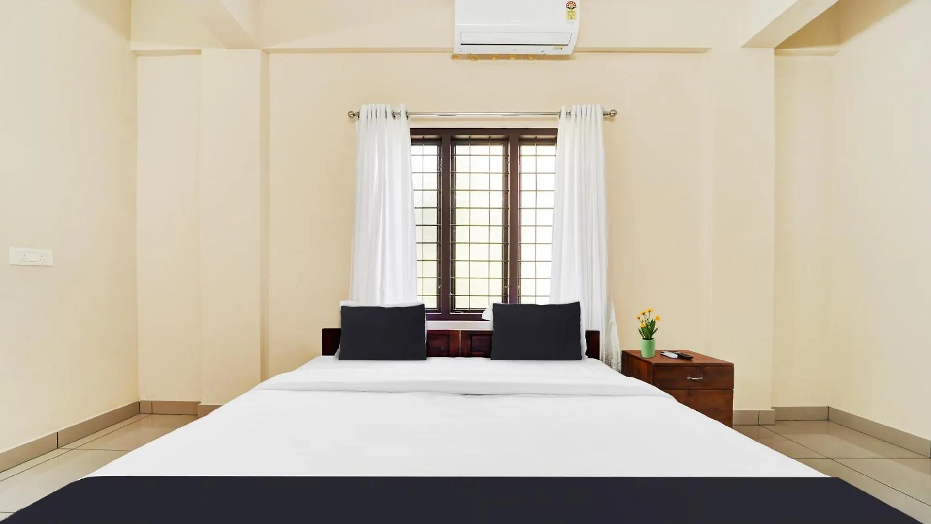 Hotel O Ambalamedu Muttam